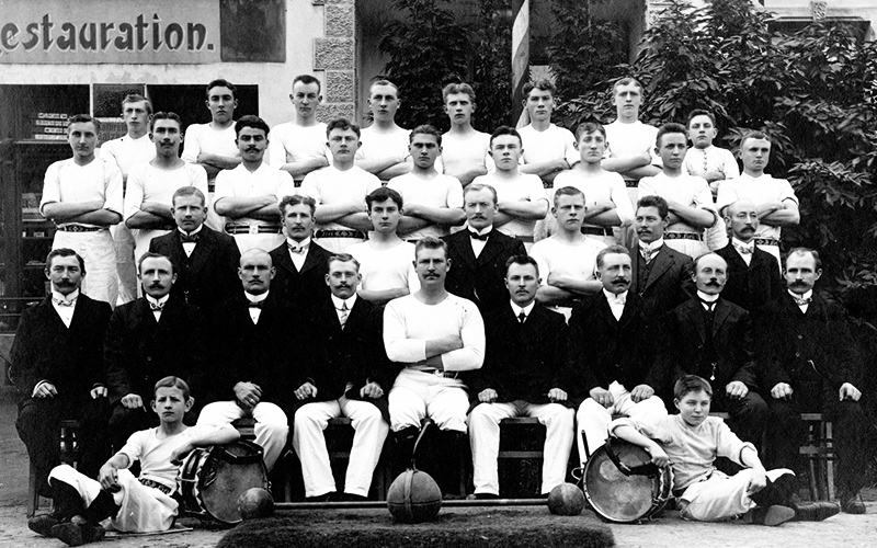 Sportverein TuS Brake Bielefeld - Chronik Sportverein TuS Brake Bielefeld - Chronik